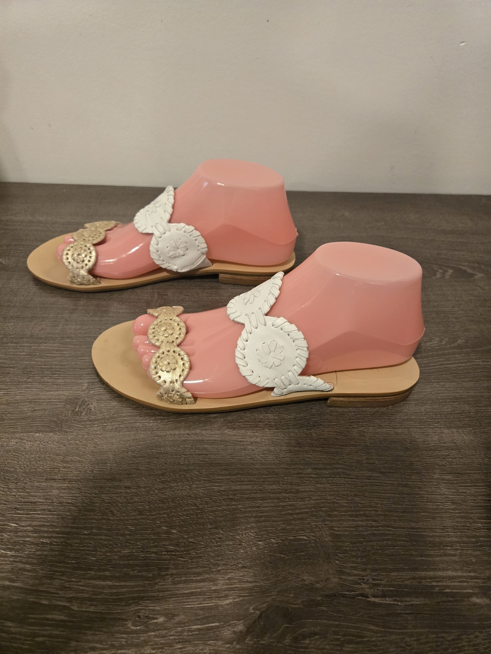 Jack Rogers White and Gold Scalloped Toe-Loop Sandals - Picture 2 of 6